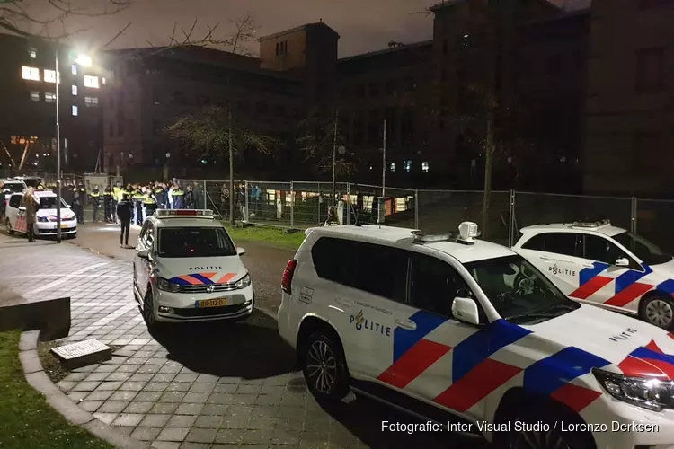 Honderd coronafeestgangers betrapt door politie in Hoofddorp