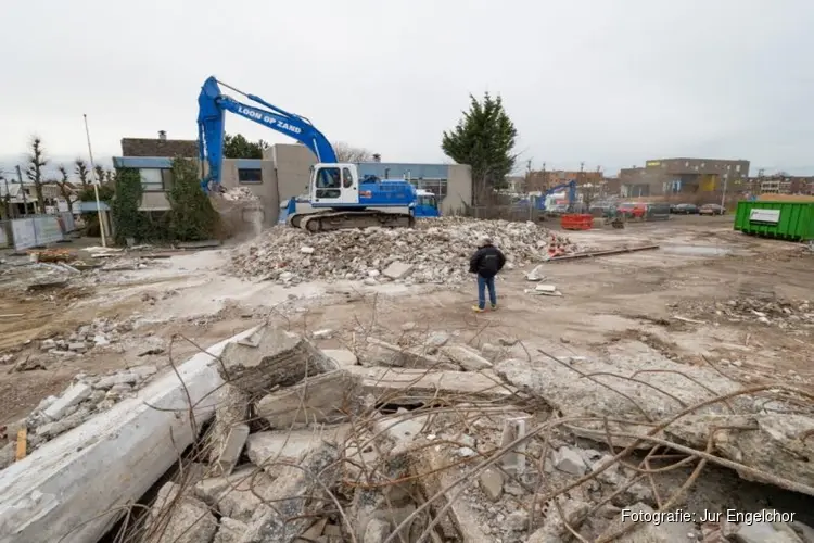 Sloop in centrum Nieuw-Vennep