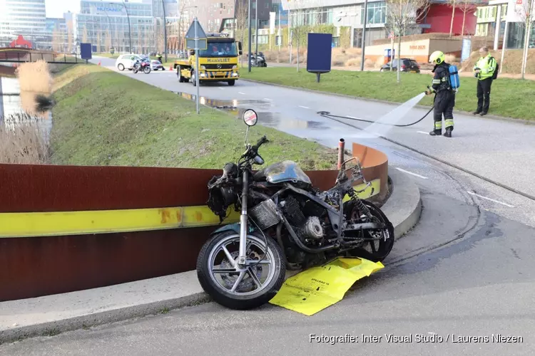 Motorfiets in brand in Hoofddorp