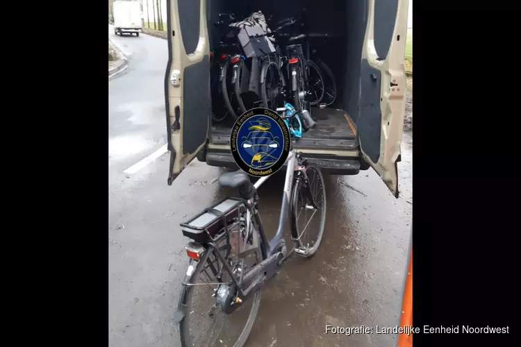 Bus aangehouden met negen gestolen elektrische fietsen