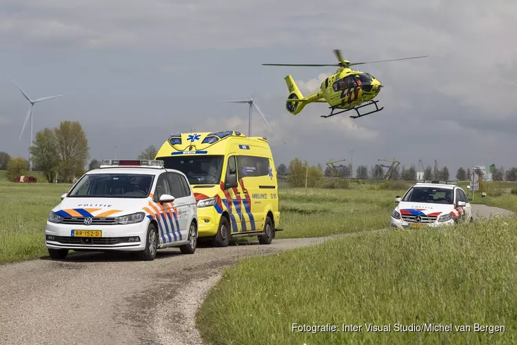 Lifeliner voor scooterongeval naar Middenweg in Spaarndam