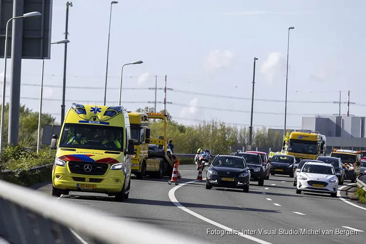 File na ongeval tussen twee voertuigen op de A9 bij Vijfhuizen